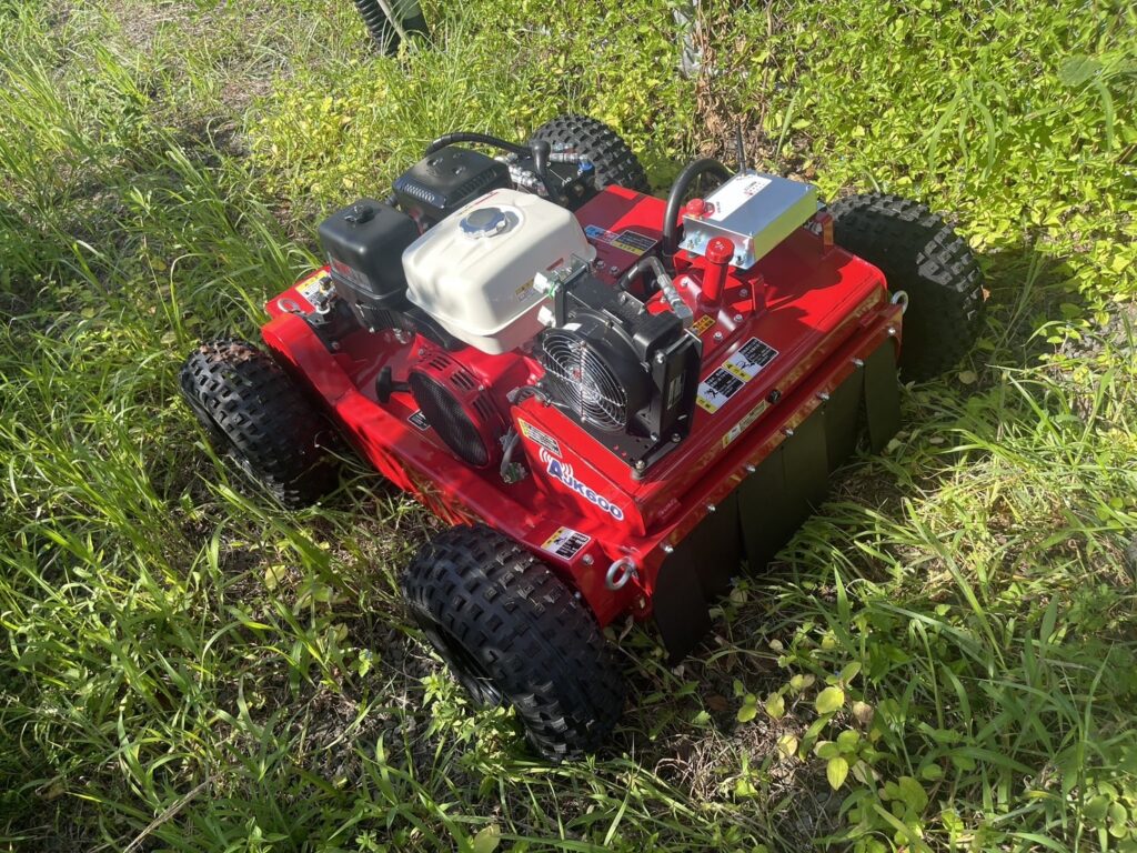 リモコン式自走草刈機